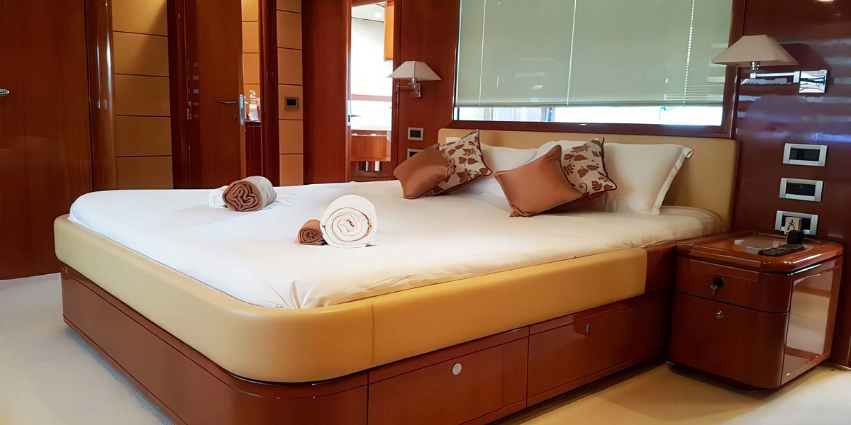 Аренда яхты Ferretti 881 Samara на Мальдивах